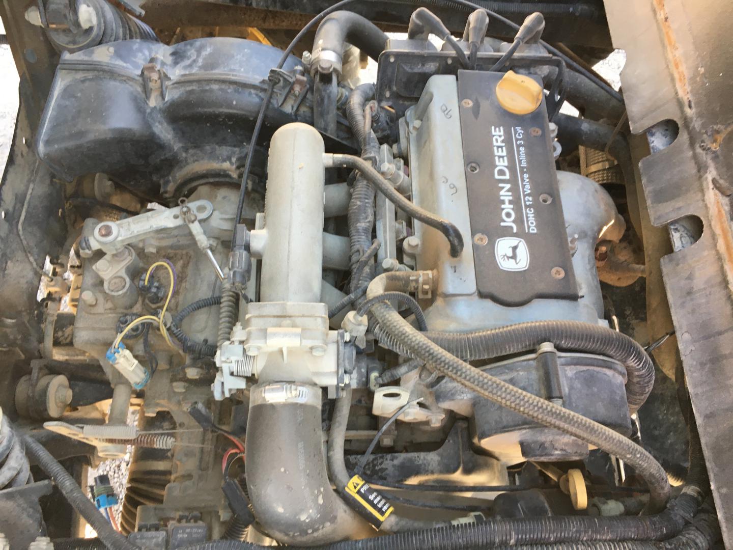 ./imagenes/INVOICE/2019/16463/CARRITO UTILITARIO JOHN DEERE GATOR (26).JPG